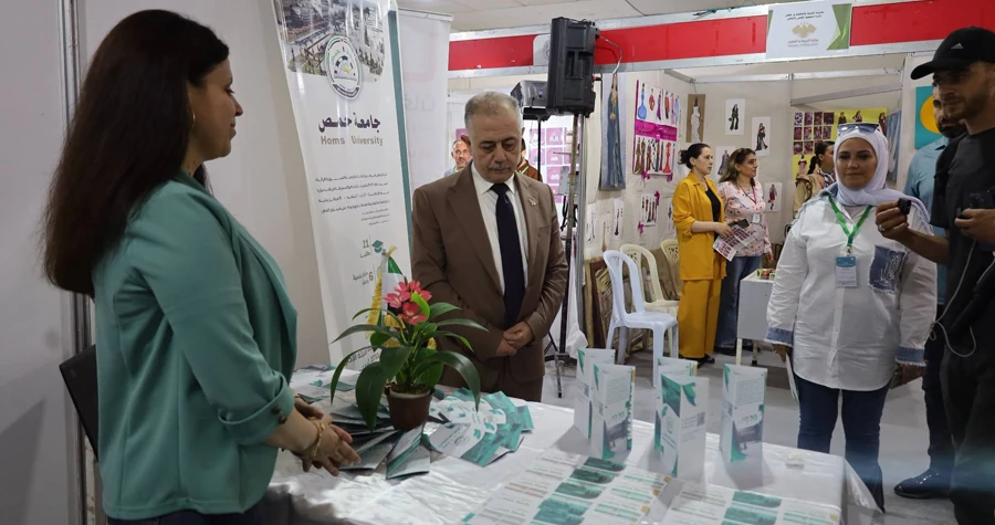 رئيس جامعة حمص يفتتح معرض المؤسسات التعليمية الخاصة بحمص