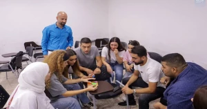 ورشات تدريبية لتعزيز المهارات المعرفية والعملية لطلاب كلية إدارة الأعمال