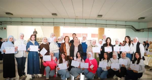 رئيس جامعة القلمون يكرّم الفائزين في مسابقة "أفضل منتج دوائي" بكلية الصيدلة