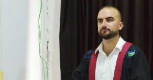 المعهد العالي للبحوث البحرية يمنح درجة الماجستير للباحث علي عادل علان